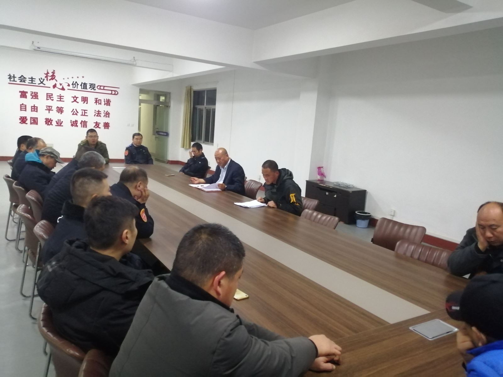 公交集團公交事業(yè)一部召開(kāi)重點(diǎn)駕駛員專(zhuān)題教育會(huì )議